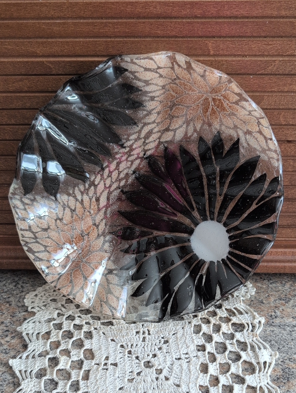Sydenstricker Fused Glass Black White Flower Scalloped Plate Signed